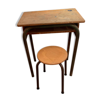 Bureau avec tabouret