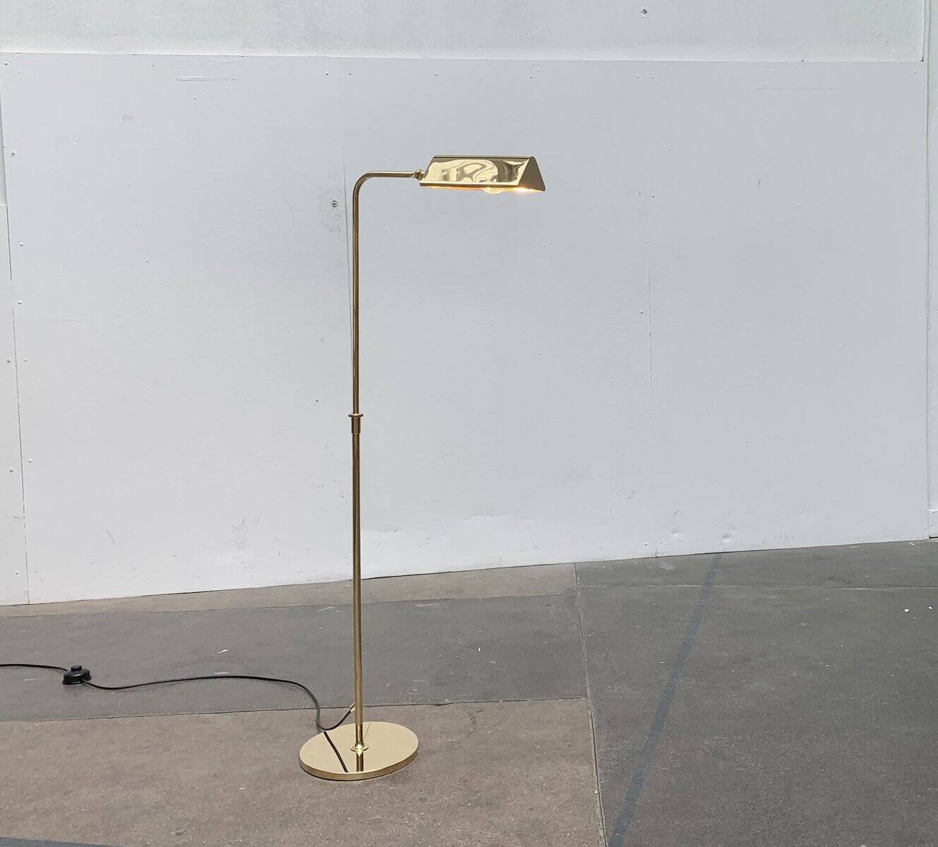 German Vintage Floor Lamp in Hollywood Regency Style in Brass by Florian Schulz