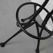 Paire de tabourets d'atelier / tabourets de bar industriels italiens