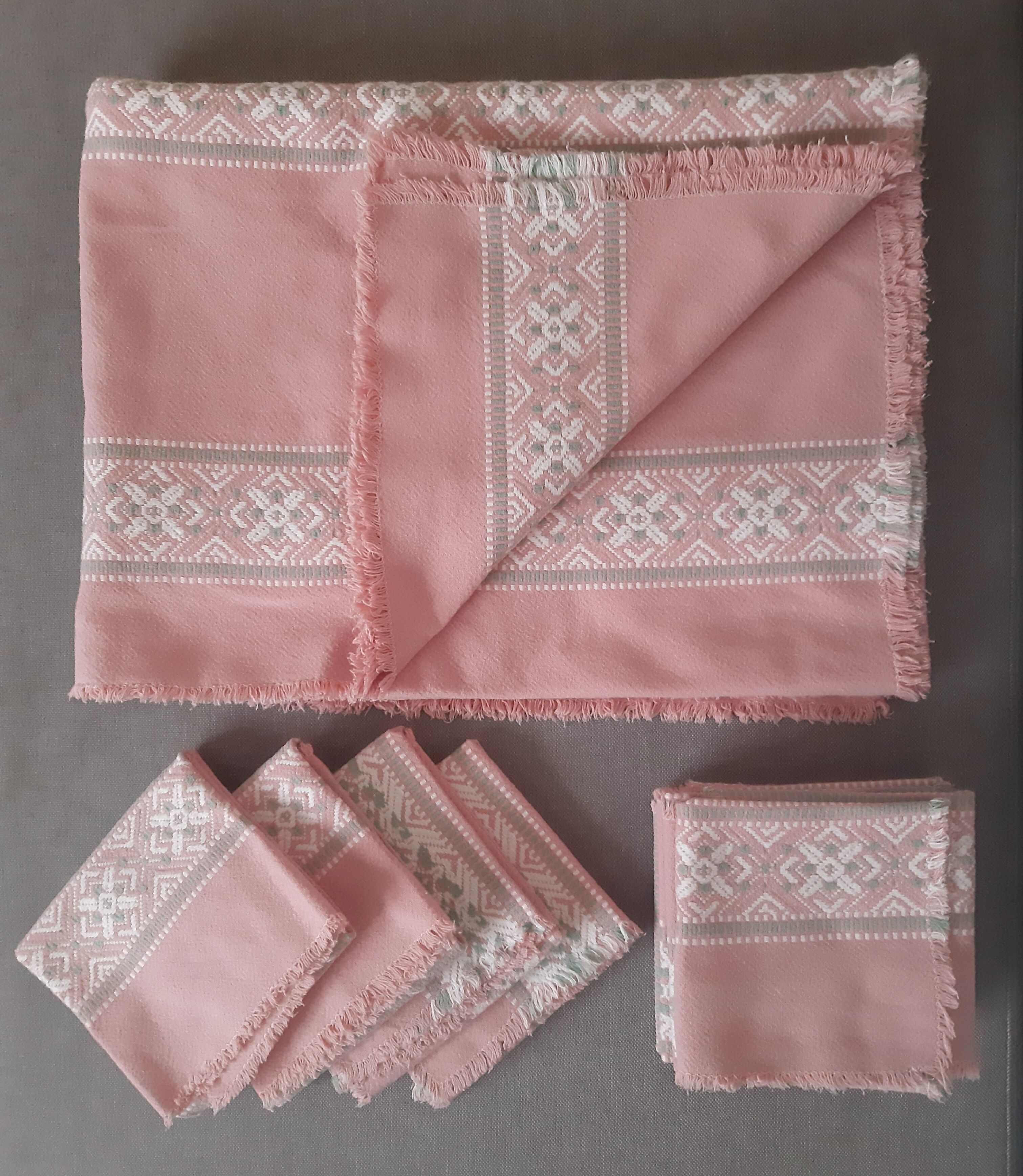 Retro/bohemian tablecloth & 8 towels