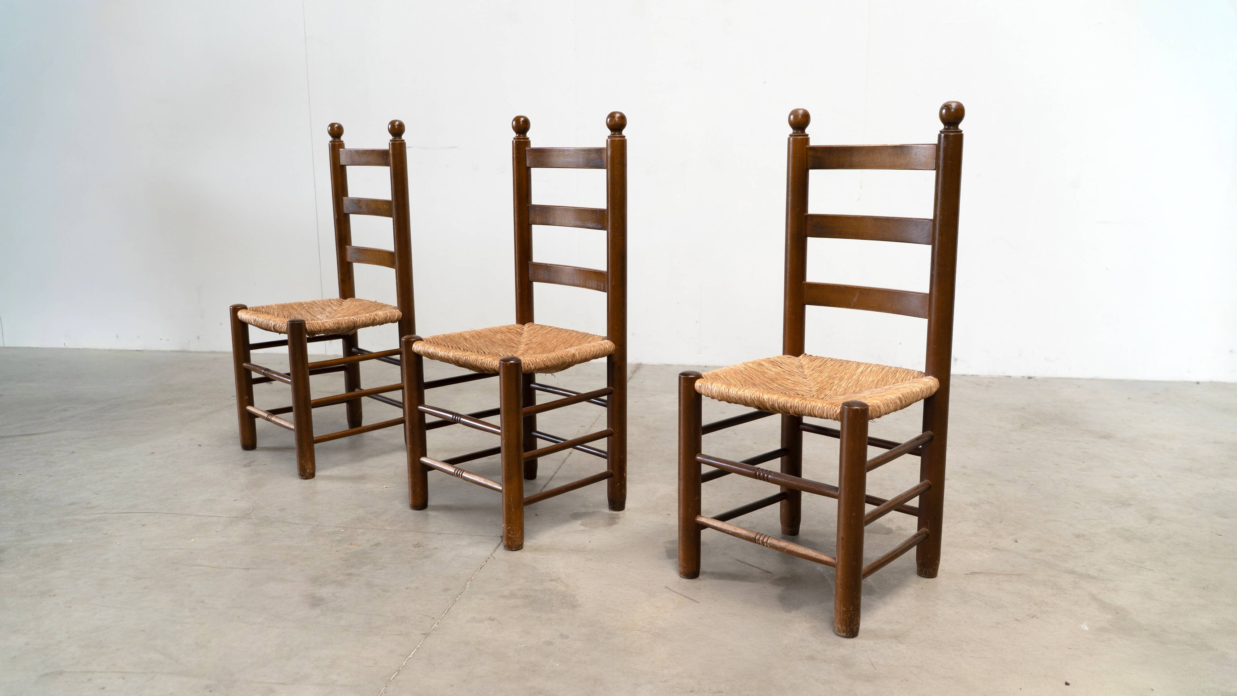 Ensemble de six chaises de salle à manger françaises par Charles Dudouyt