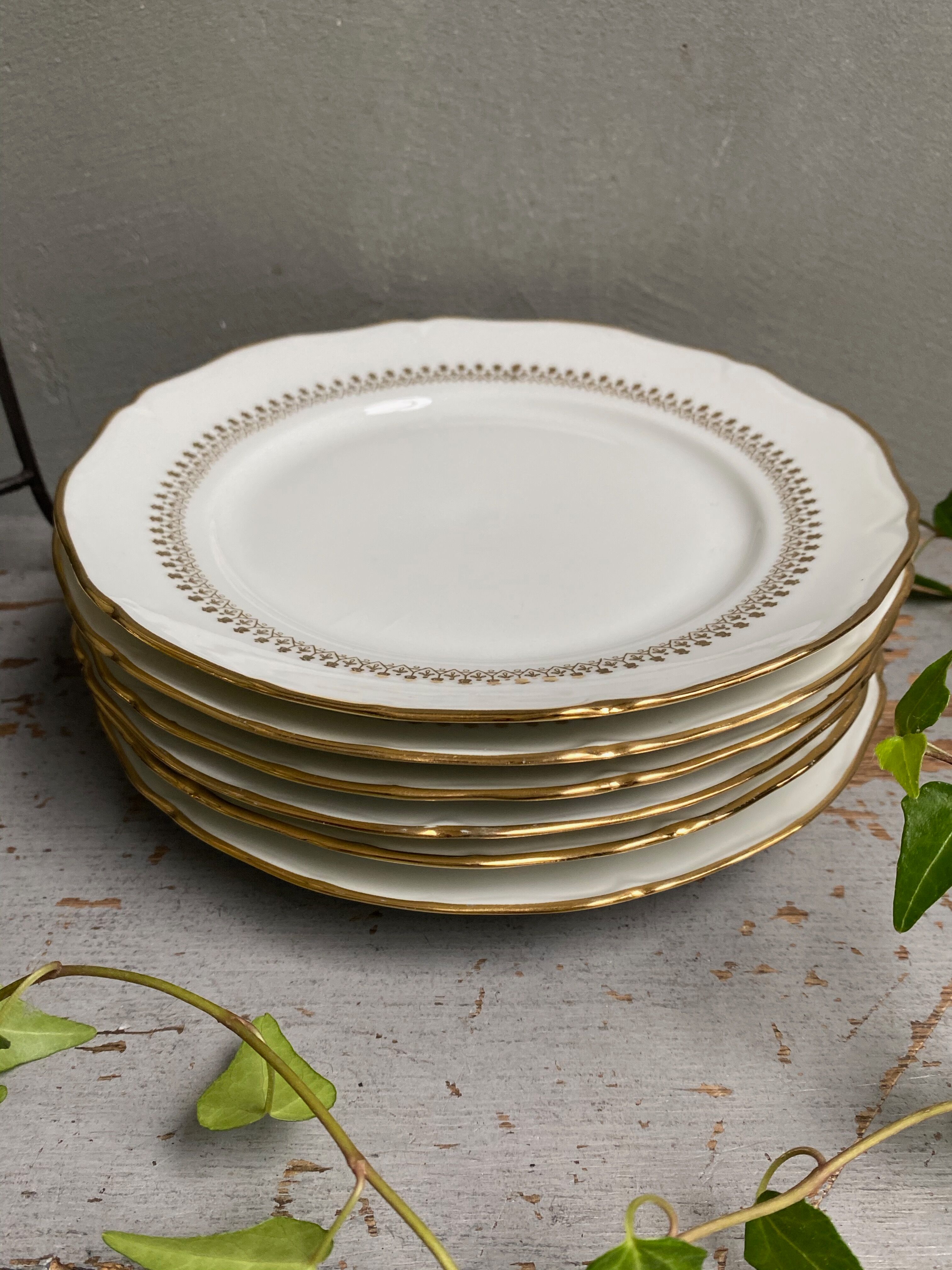 Dessert plates made of Sologne porcelain