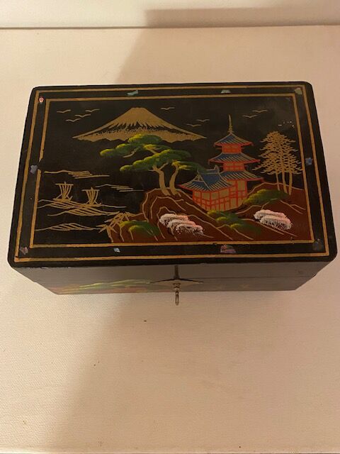 Japanese Jewelry Box in Brown Lacquer Wood and Painting "Mount Fuji"