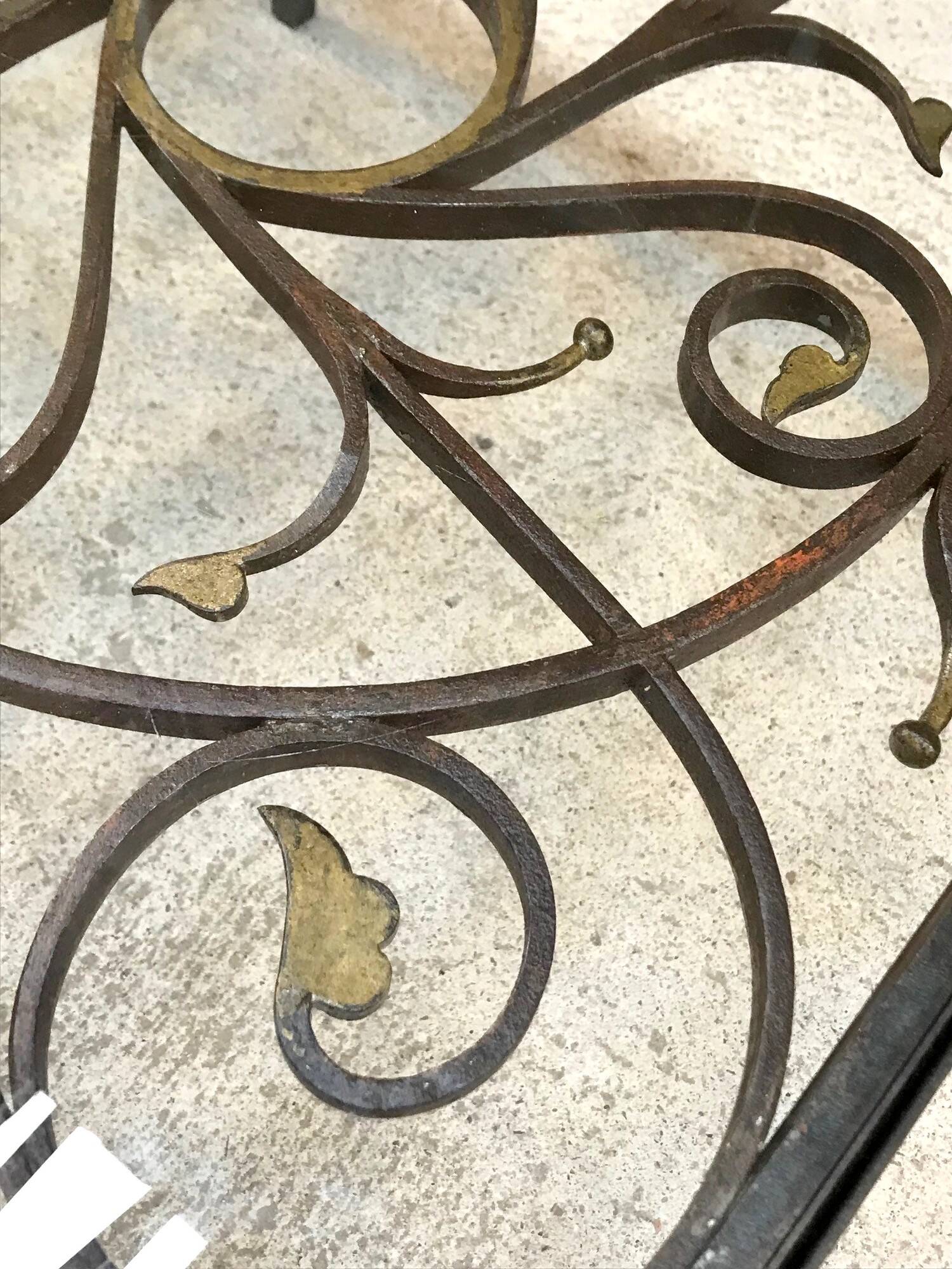 Table basse en fer forgé et verre
