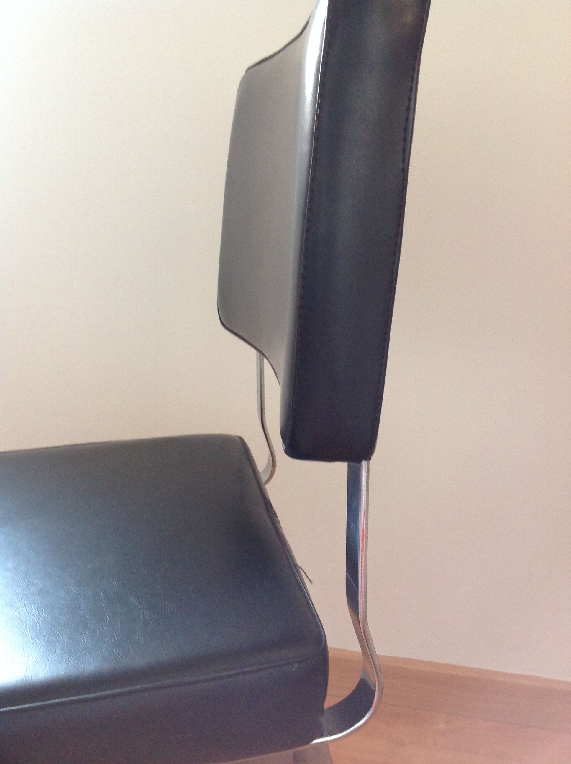 Chair in faux black leather and chrome metal / vintage 60-70s
