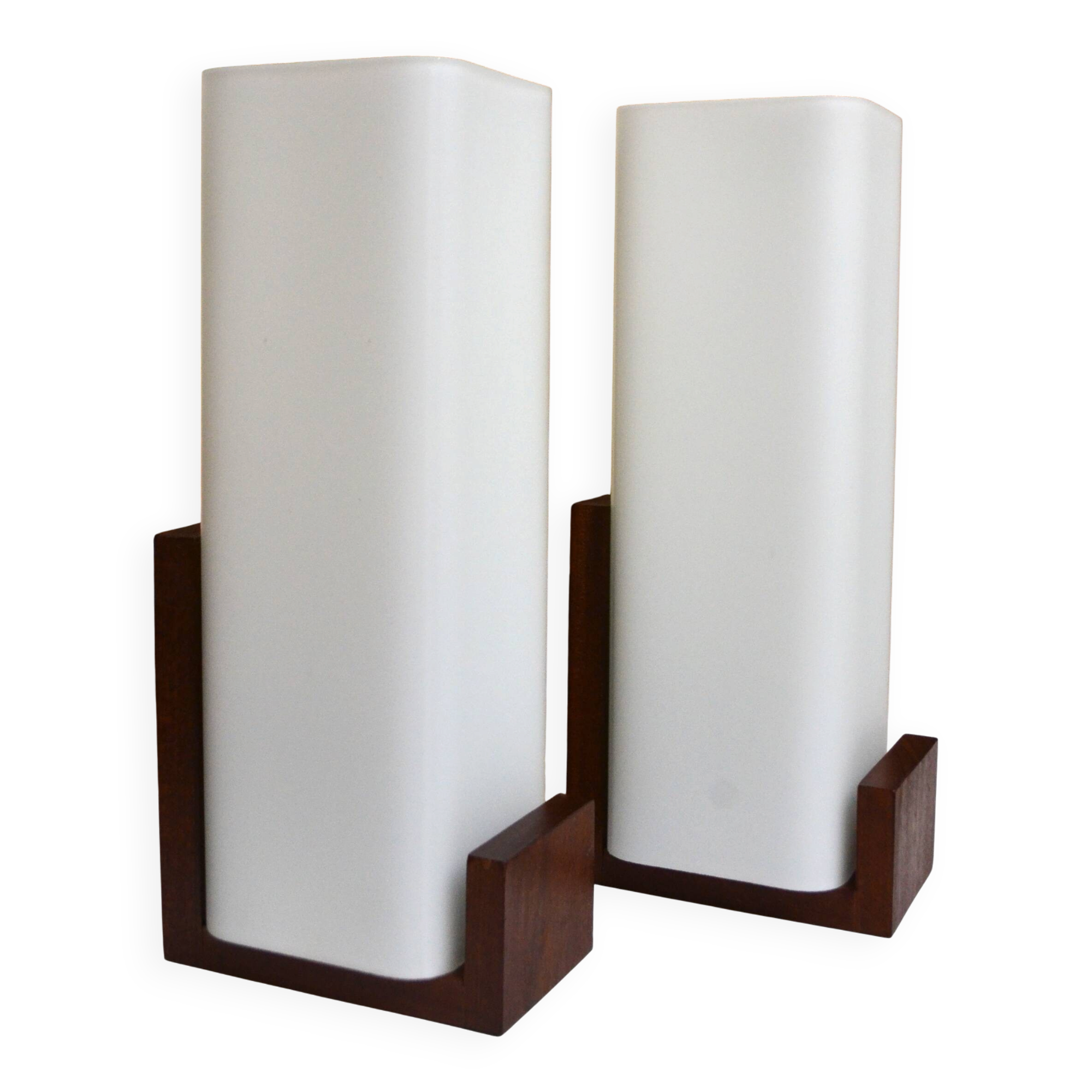 Pair of Louis Kalff wall lights, teak opalines from the 50s/60s.