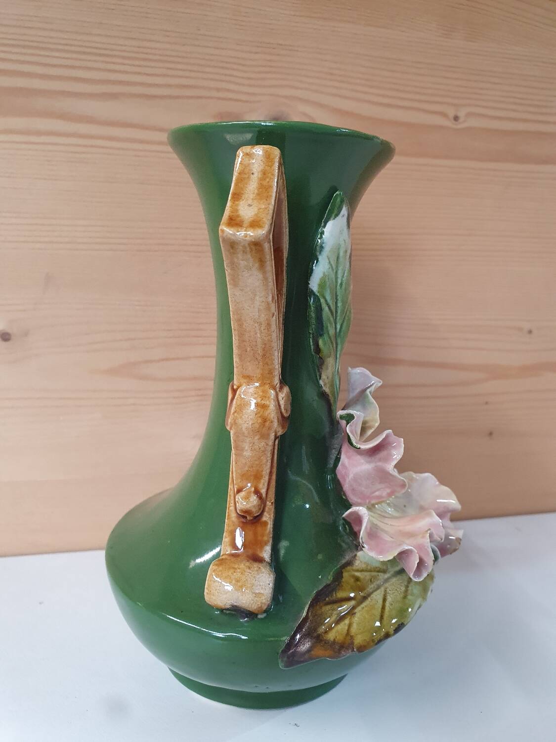 Slip vase