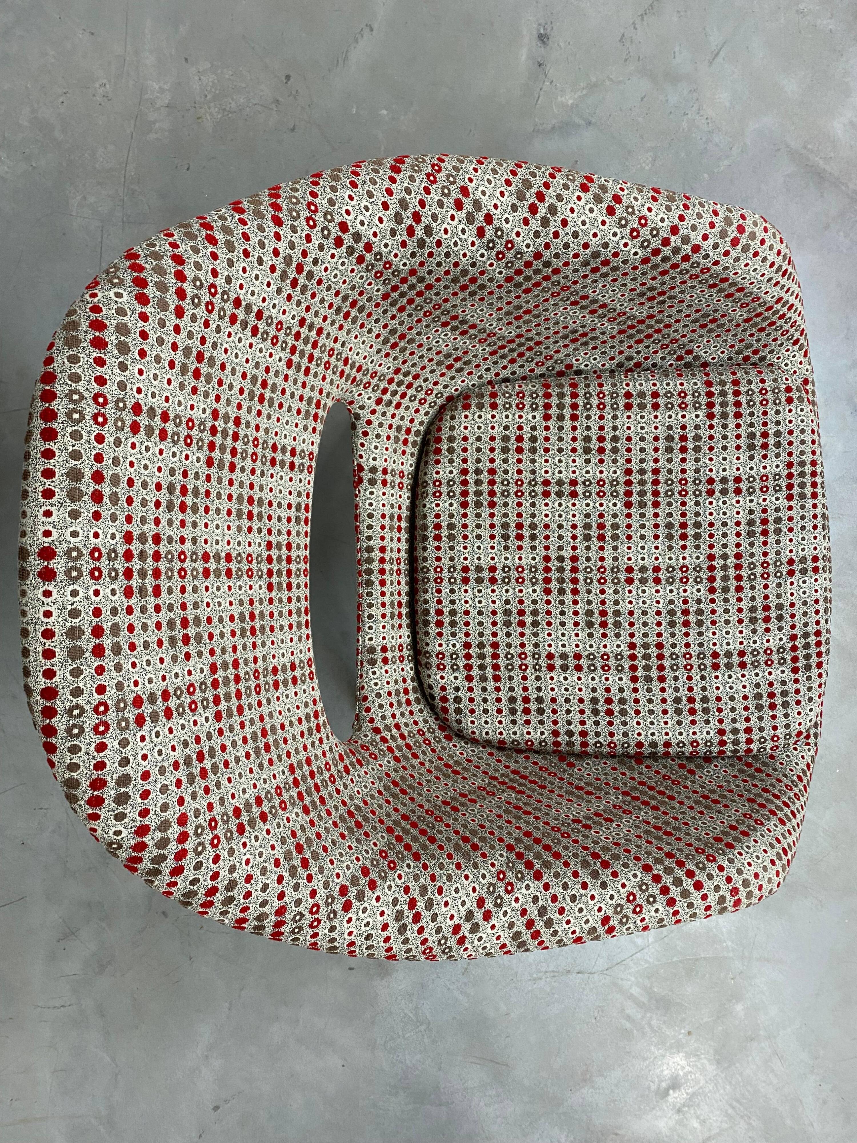 Vintage armchairs in fibreglass by Miroslav Navrátil