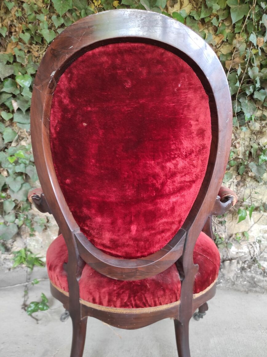 Louis XV armchair in mahogany and red velvet