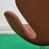Arne Jacobsen Swan chair by Fritz Hansen