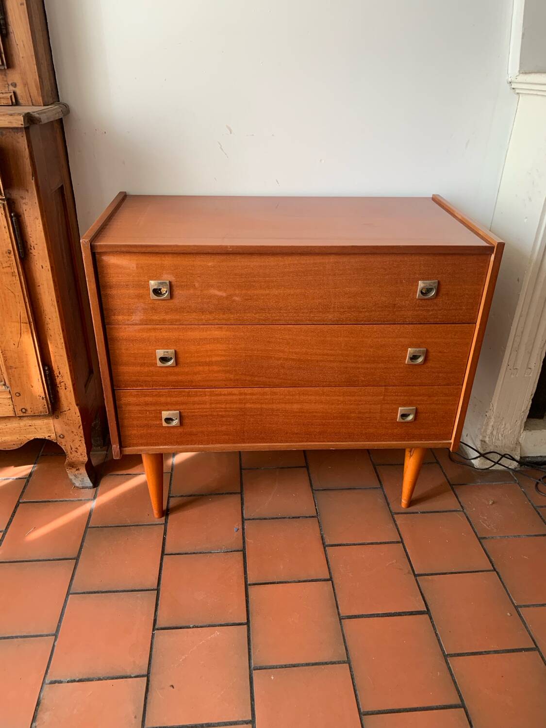 Scandinavian 3-drawer chest of drawers
