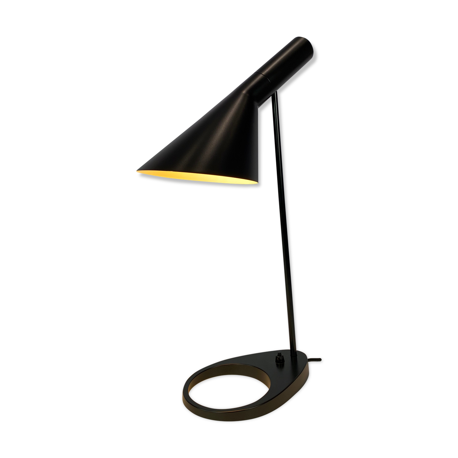 Black table lamp designed by Arne Jacobsen and manufactured by Louis Poulsen