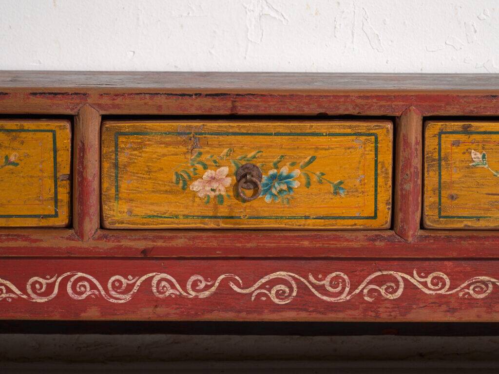 Meuble bas ancien en bois d’orme – Chine, vers 1900