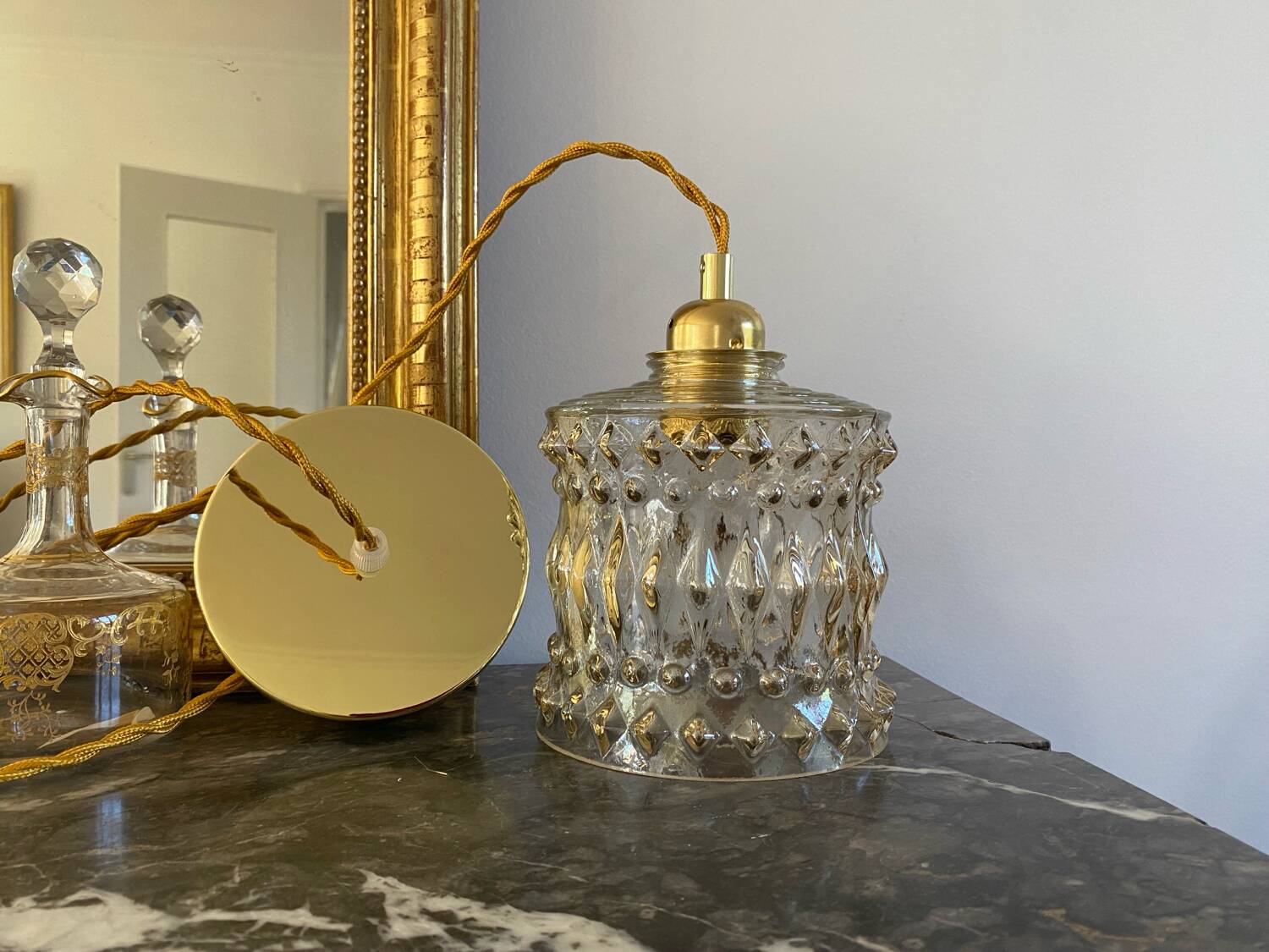 Suspension with vintage amber glass globe