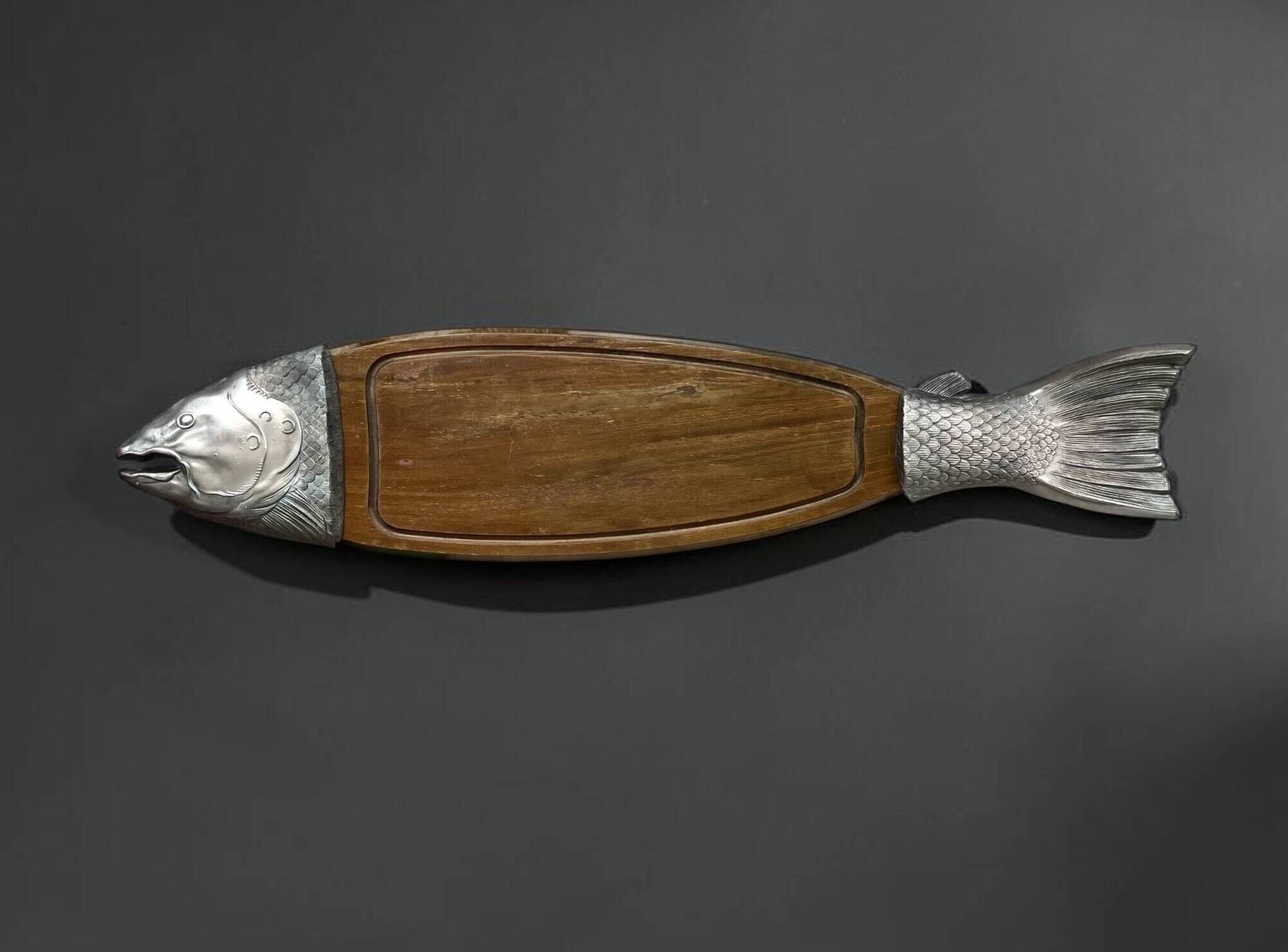 Large wooden and silver-plated fish board, 90 cm