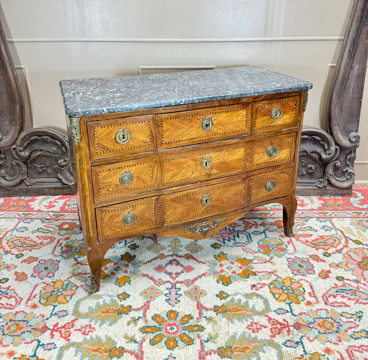 Kierchenbach Jean-adam commode à ressaut en marqueterie d’époque Louis XVI