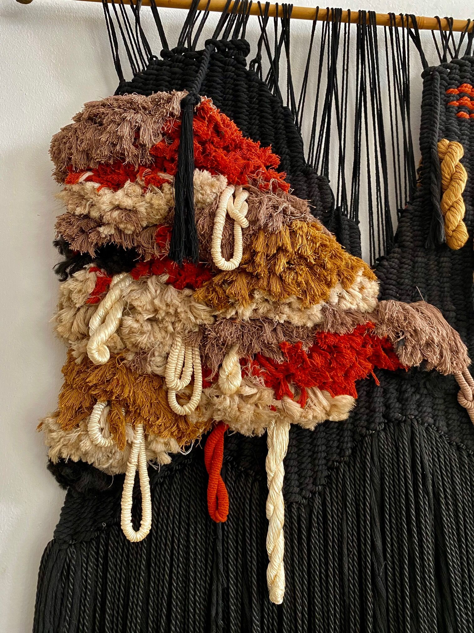 Tapisserie brutaliste macrame Maria Asuncion Raventos, Espagne, années 1960
