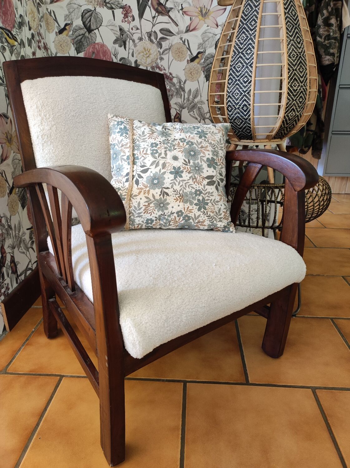 Colonial armchair