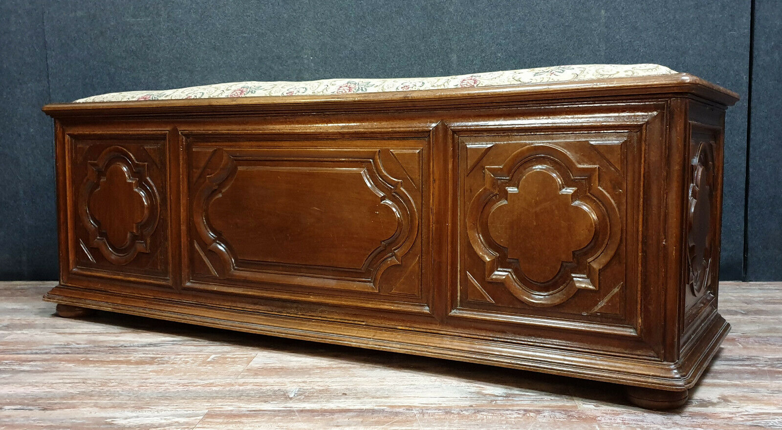 bench footboard louis XIII Bourguignon in solid walnut