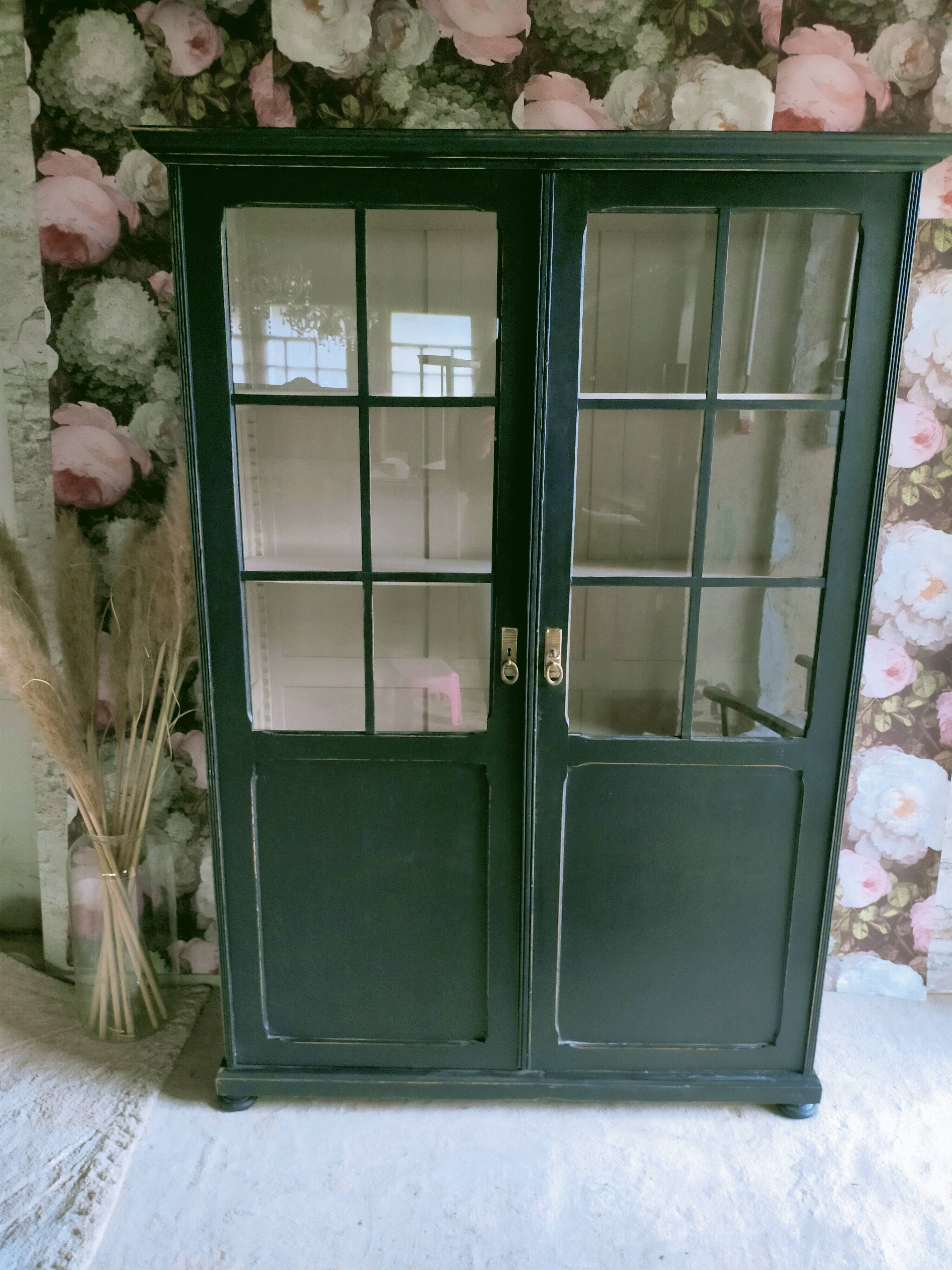 2-door display cabinet