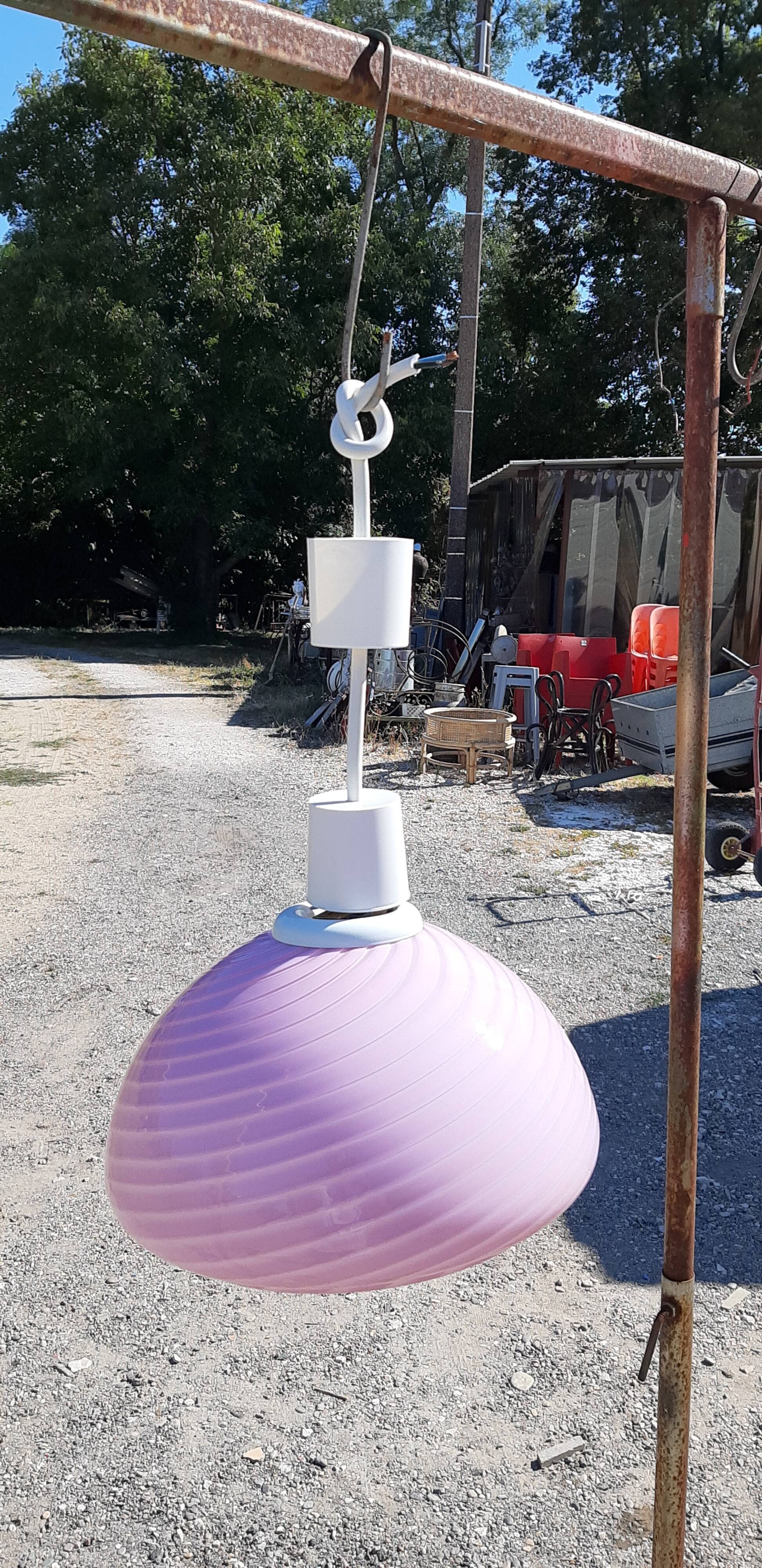 suspension of the 70s Opaline Rose
