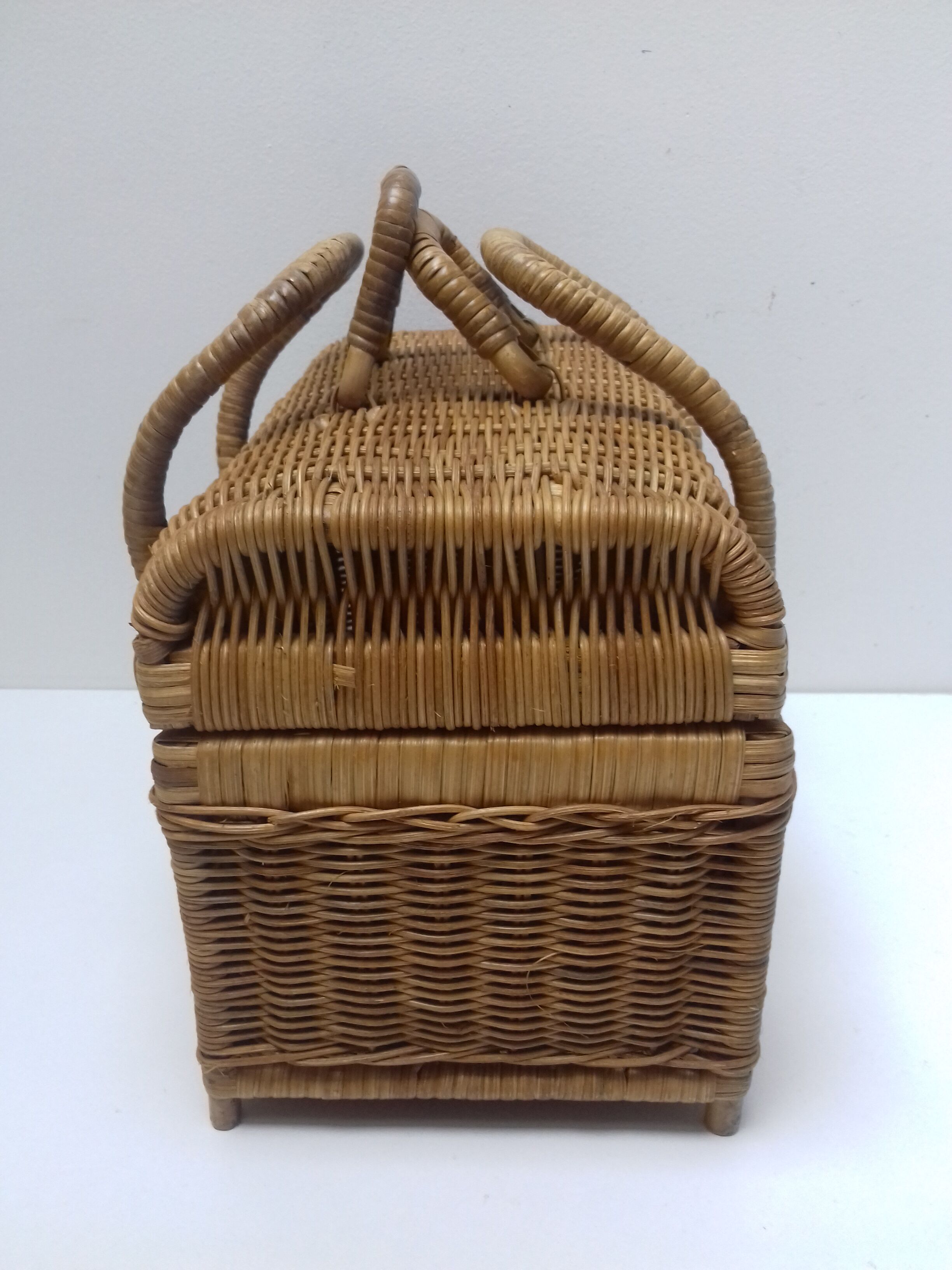 Valisette en osier vintage