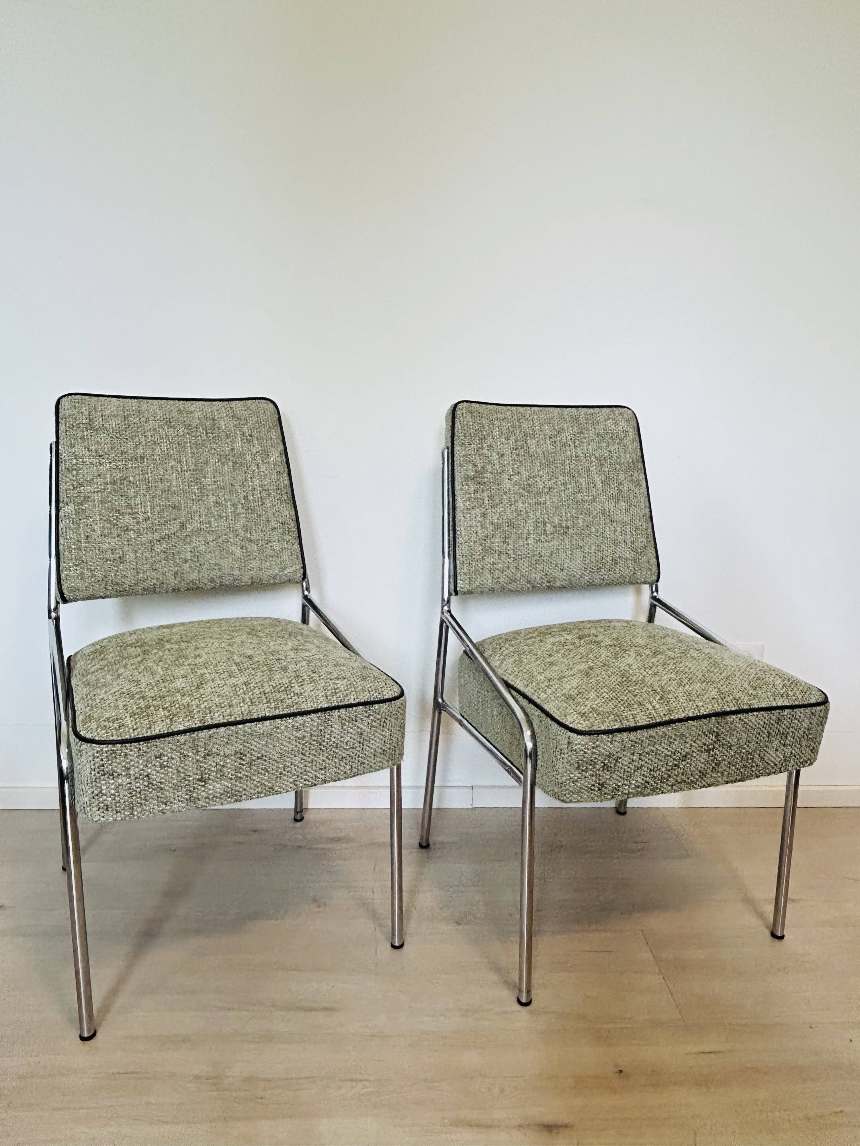 Chaise de salle à manger chromée Bauhaus de Hongrie, années 1960