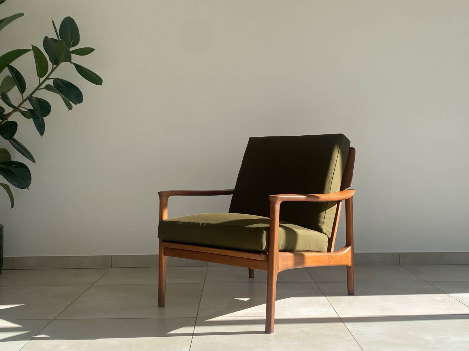 Danish Scandinavian armchair in teak