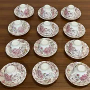Coffee and tea service for 12 people in English porcelain by Johnson Bros.