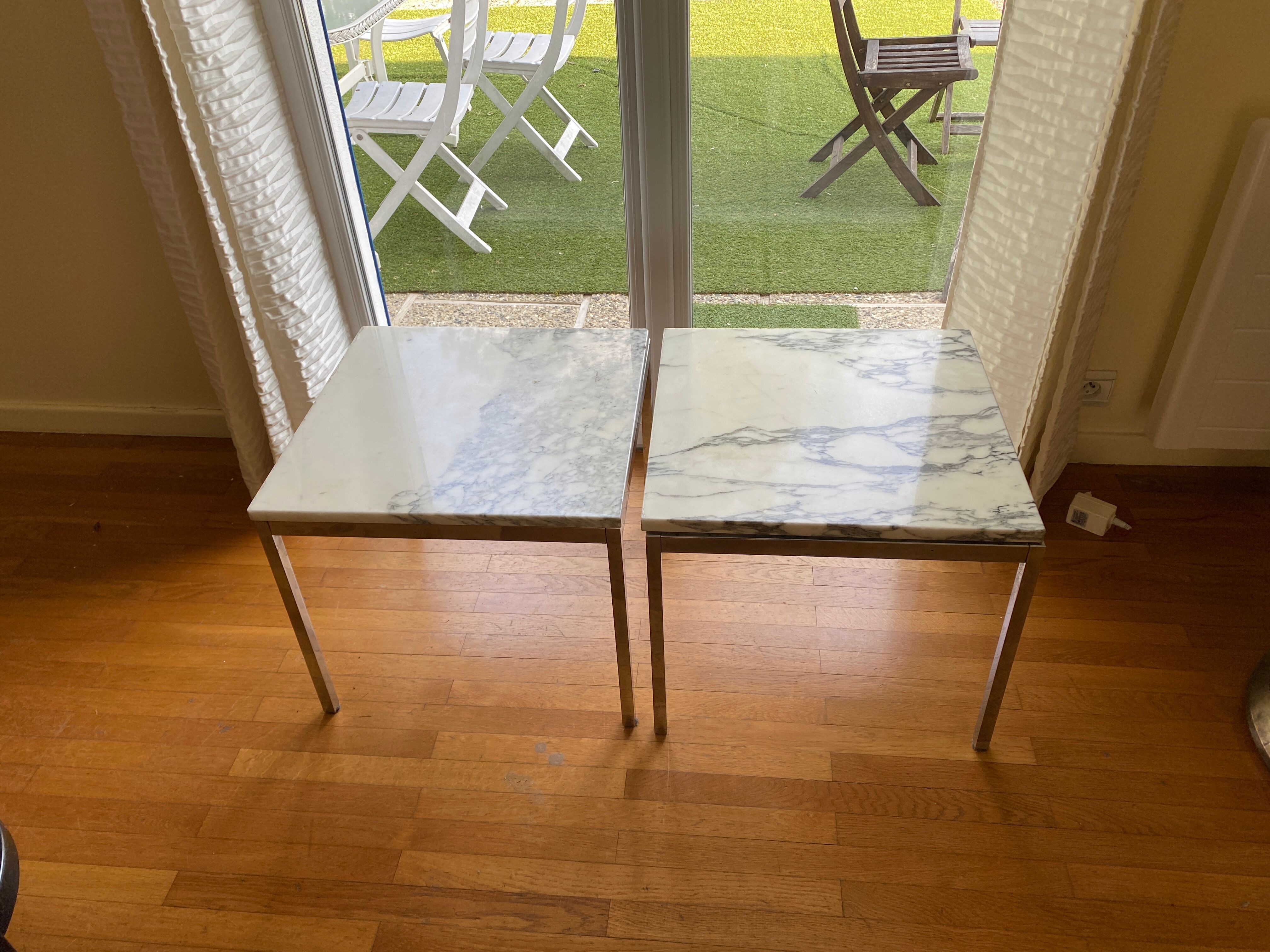Pair of white marble coffee tables Florence Knoll