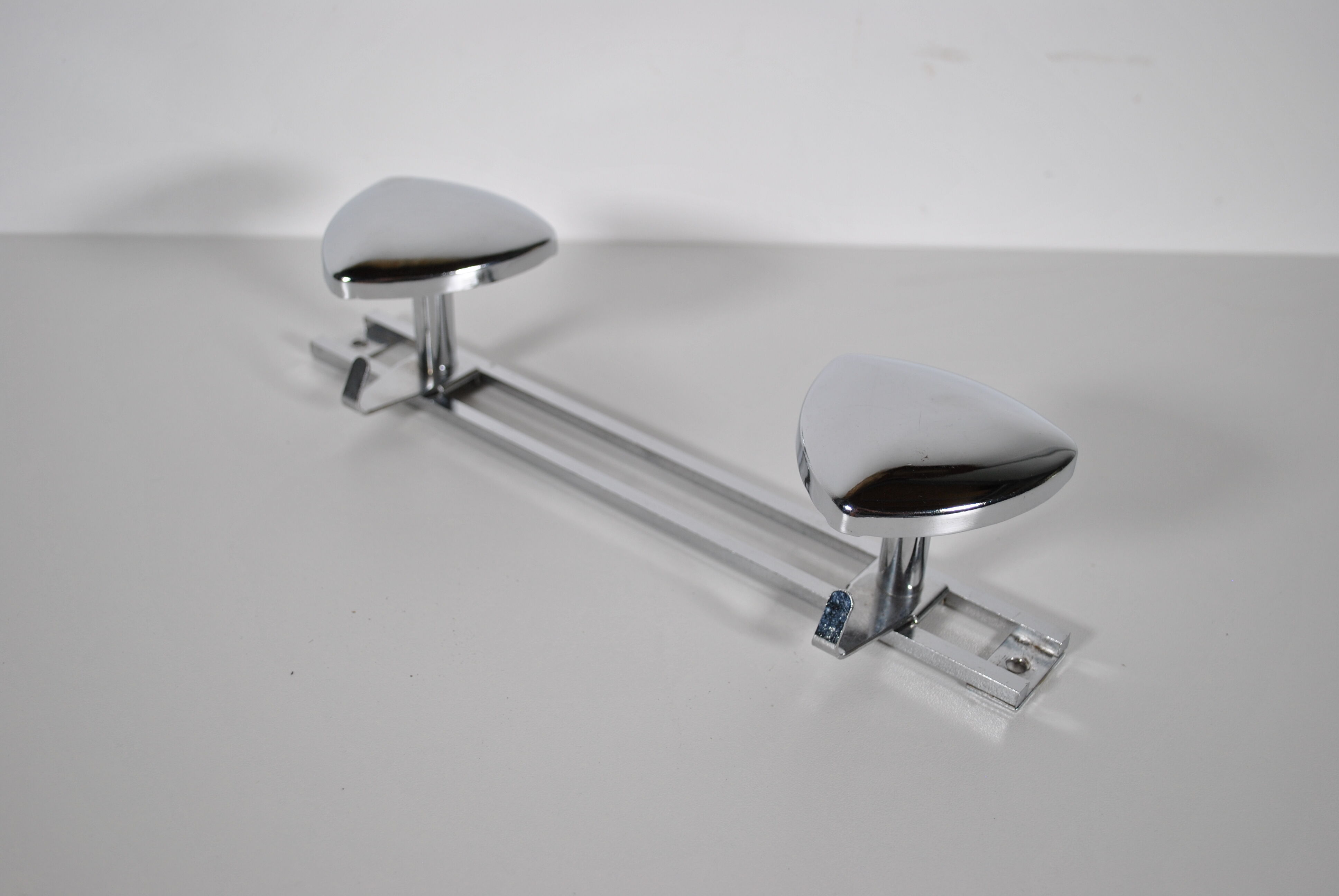 Double wall coat hook 1970