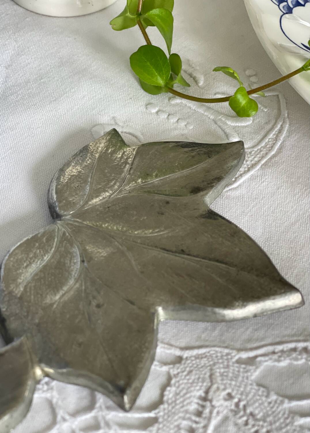 Dessous de plat en étain