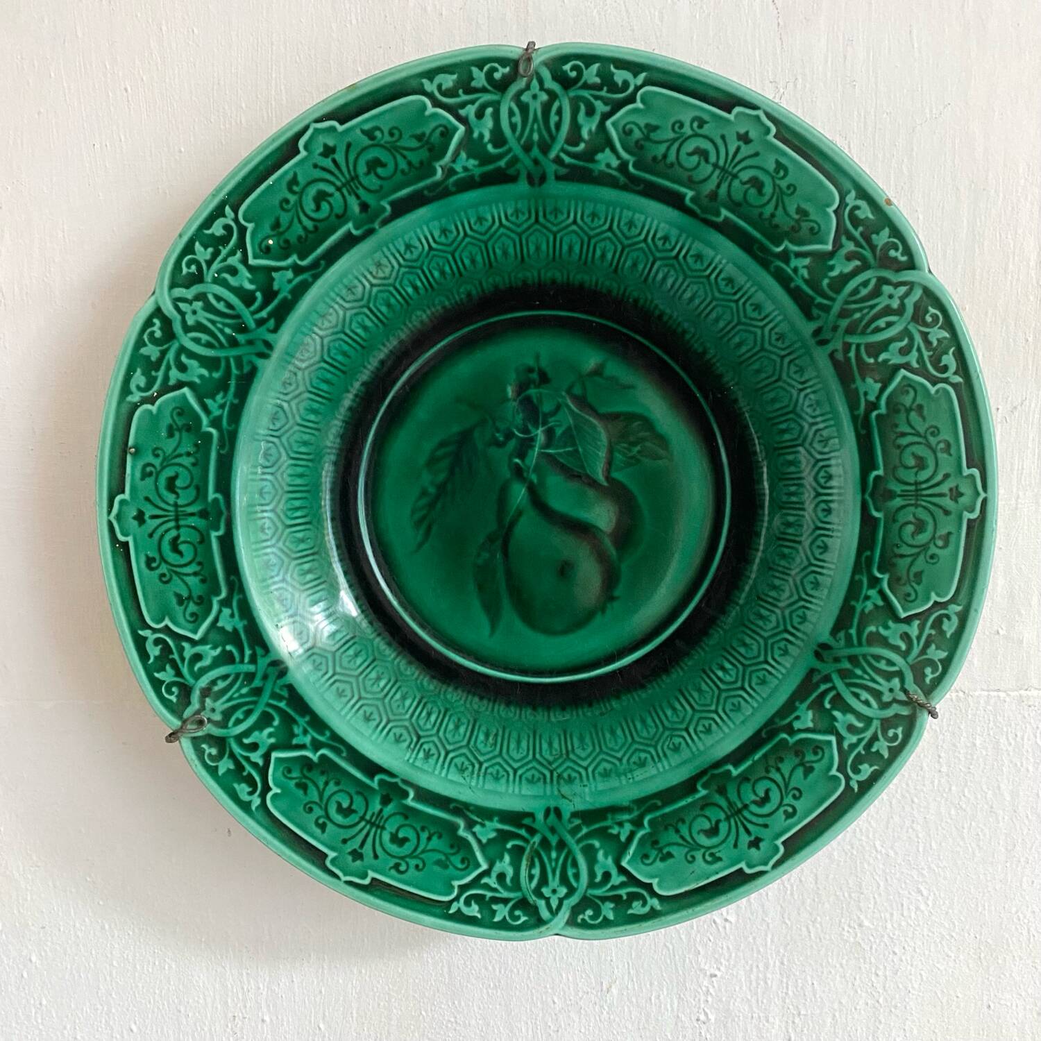 Barbotine dish for wall decoration