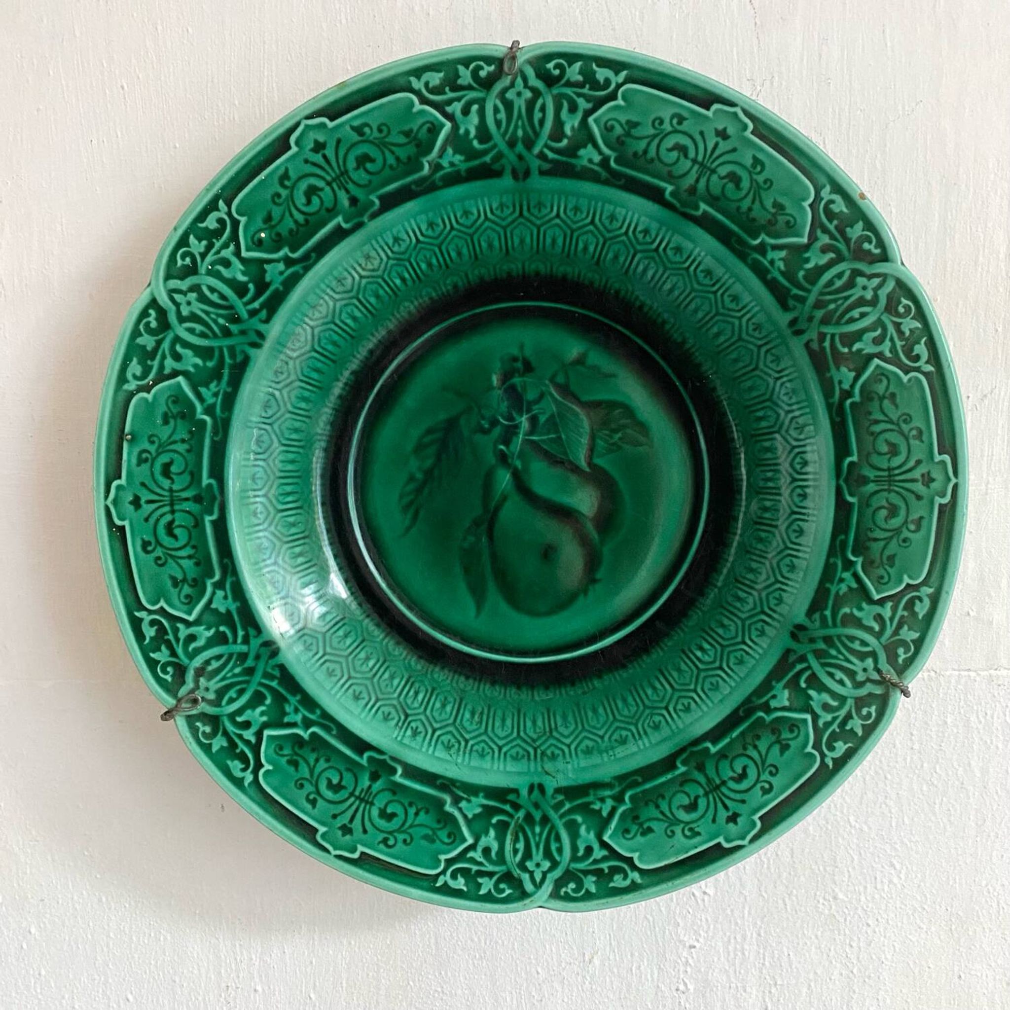 Barbotine dish for wall decoration