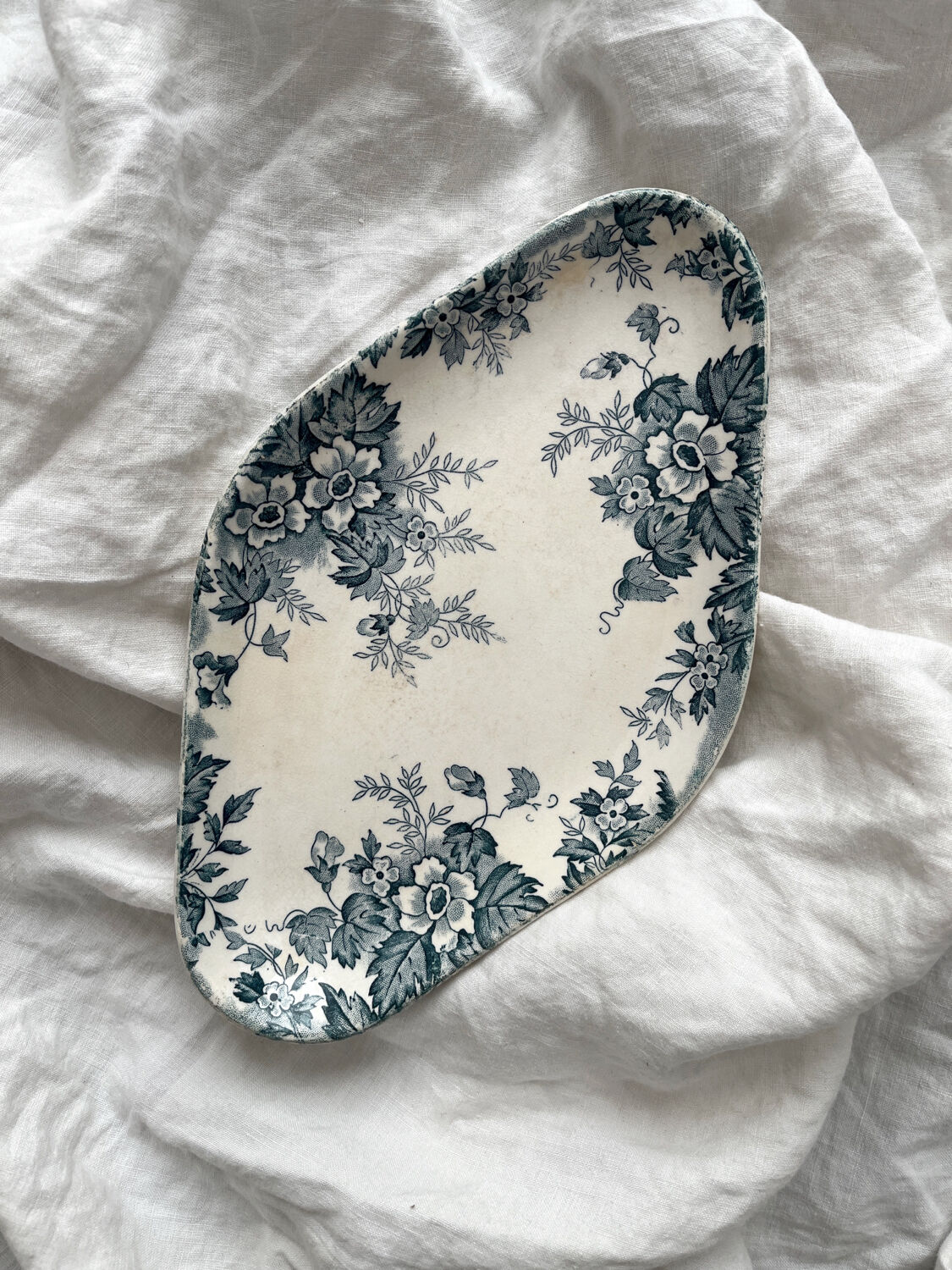 Ironware ramekin dish “Marie Louise” Saint Amand and Hamage