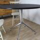 Table hay "about a table aa20" ronde noir par hee welling
