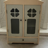 Small old medicine cabinet