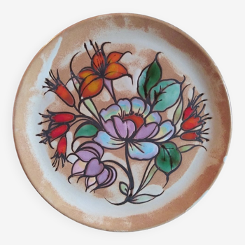 Terracotta plate floral decoration