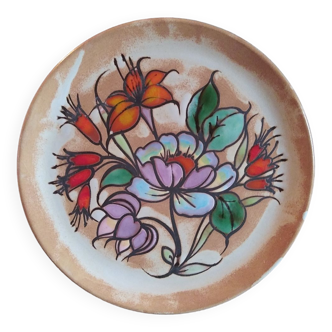 Terracotta plate floral decoration