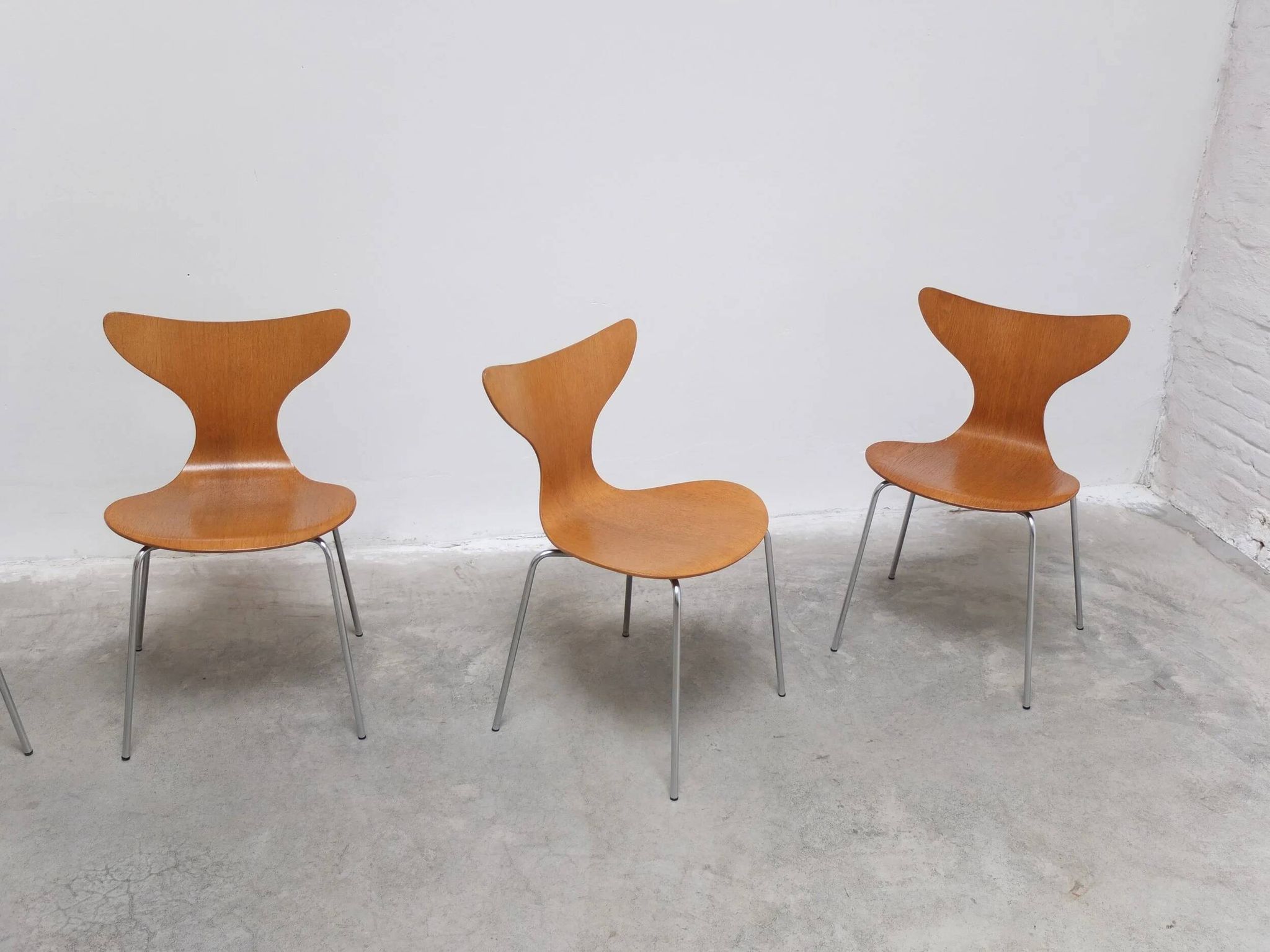 1st edition set of 4 'Lily' chairs in oak by Arne Jacobsen for Fritz Hansen, 1969