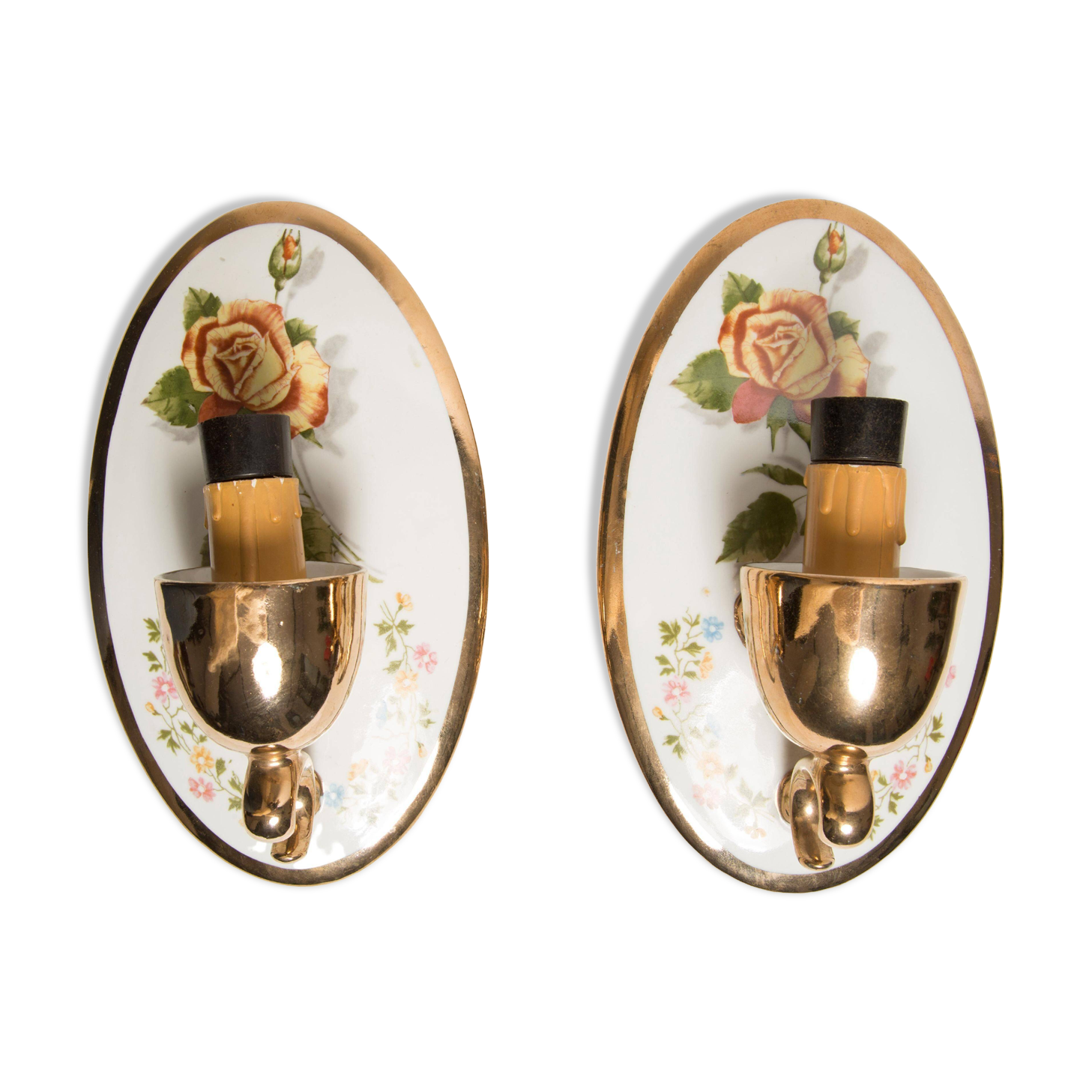 Set of two wall sconces in porcelain with roses, Poland, 1960s.