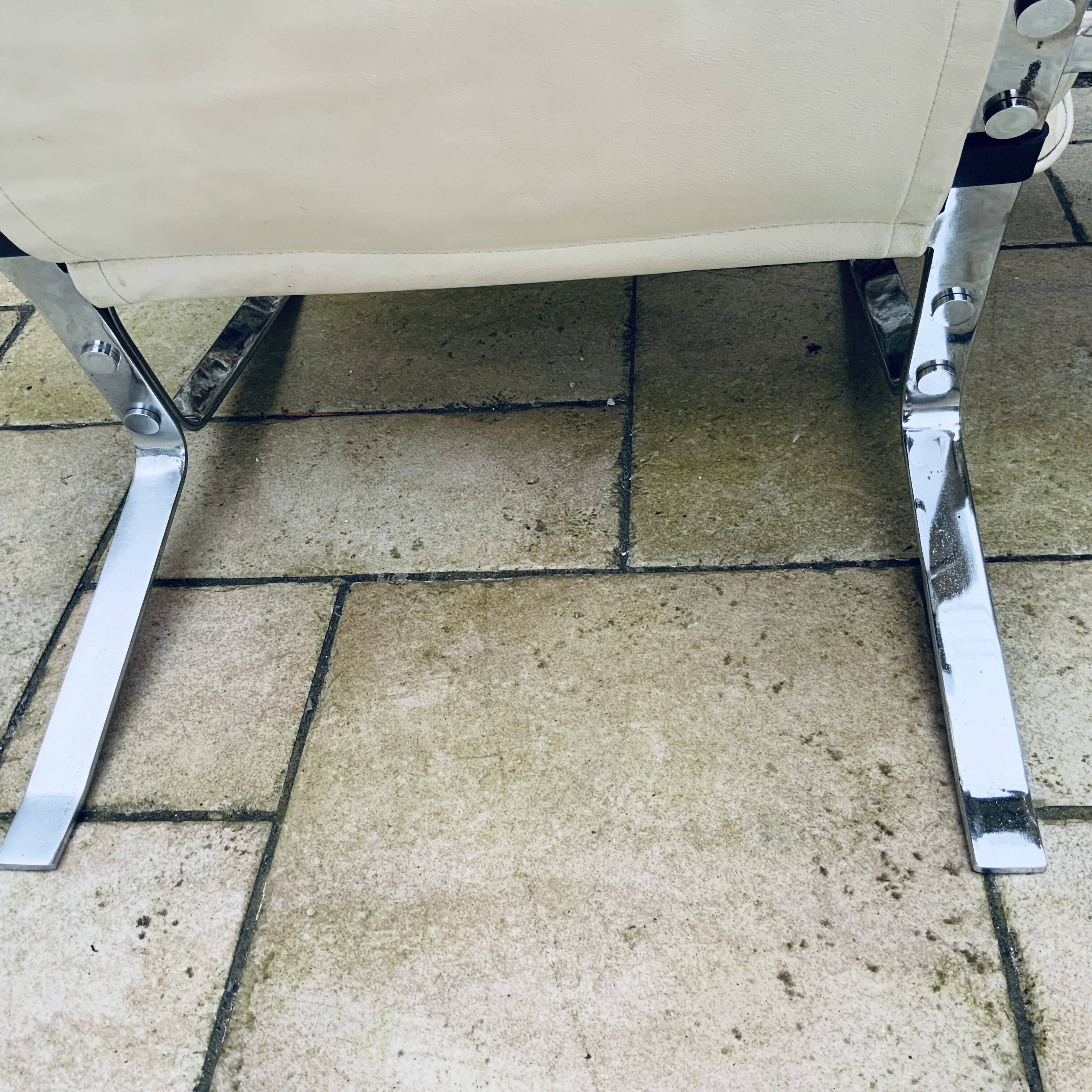 Pair of Armchairs and Ottoman, "Joker" Model, Large Leather Model