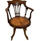 Desk and its rotating armchair England XIX century