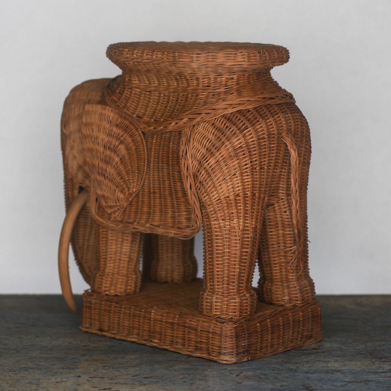 Table basse éléphant des années 60 - Décoration vintage maison