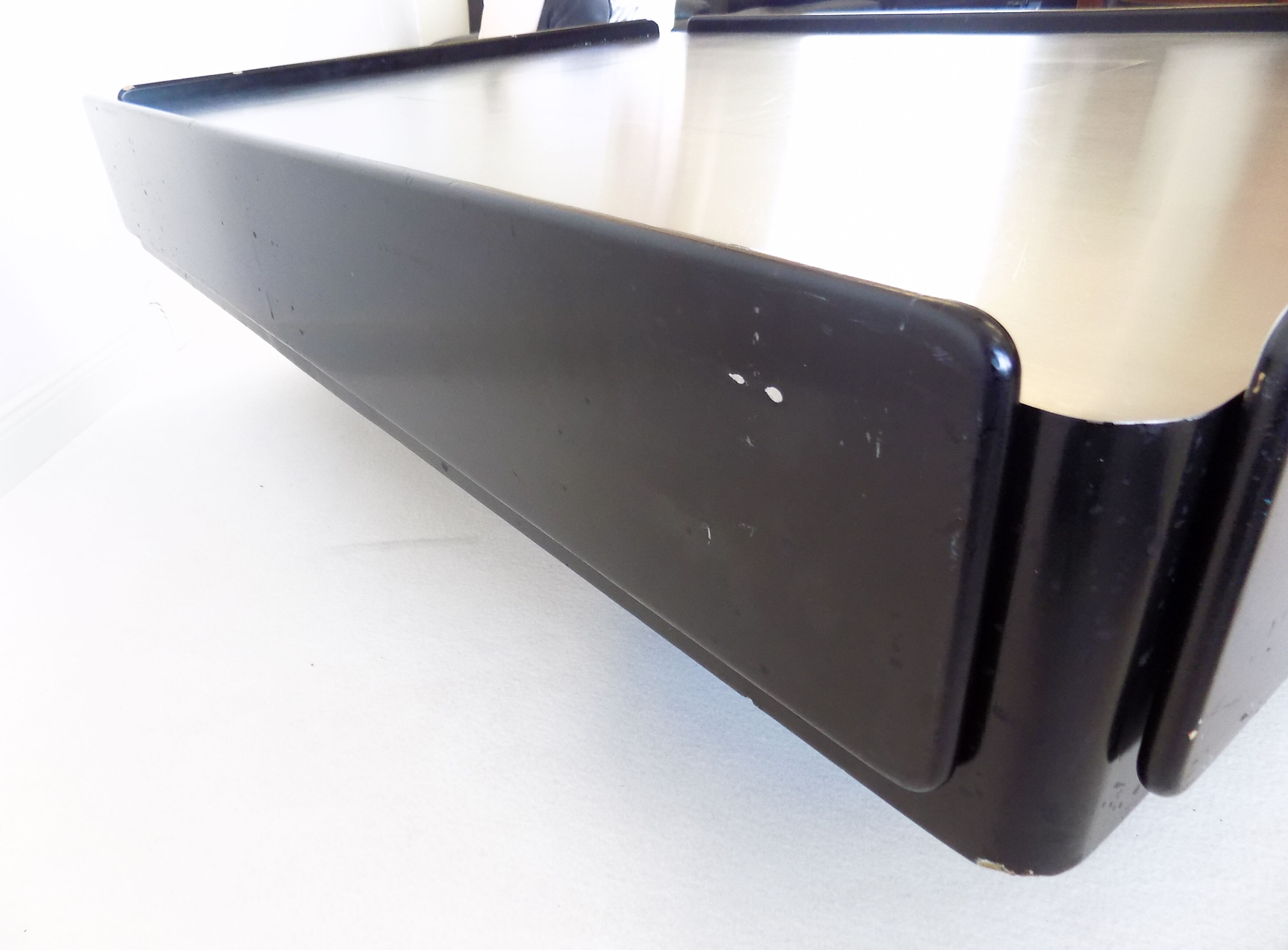 Gavina Caori coffee table by Vico Magistretti