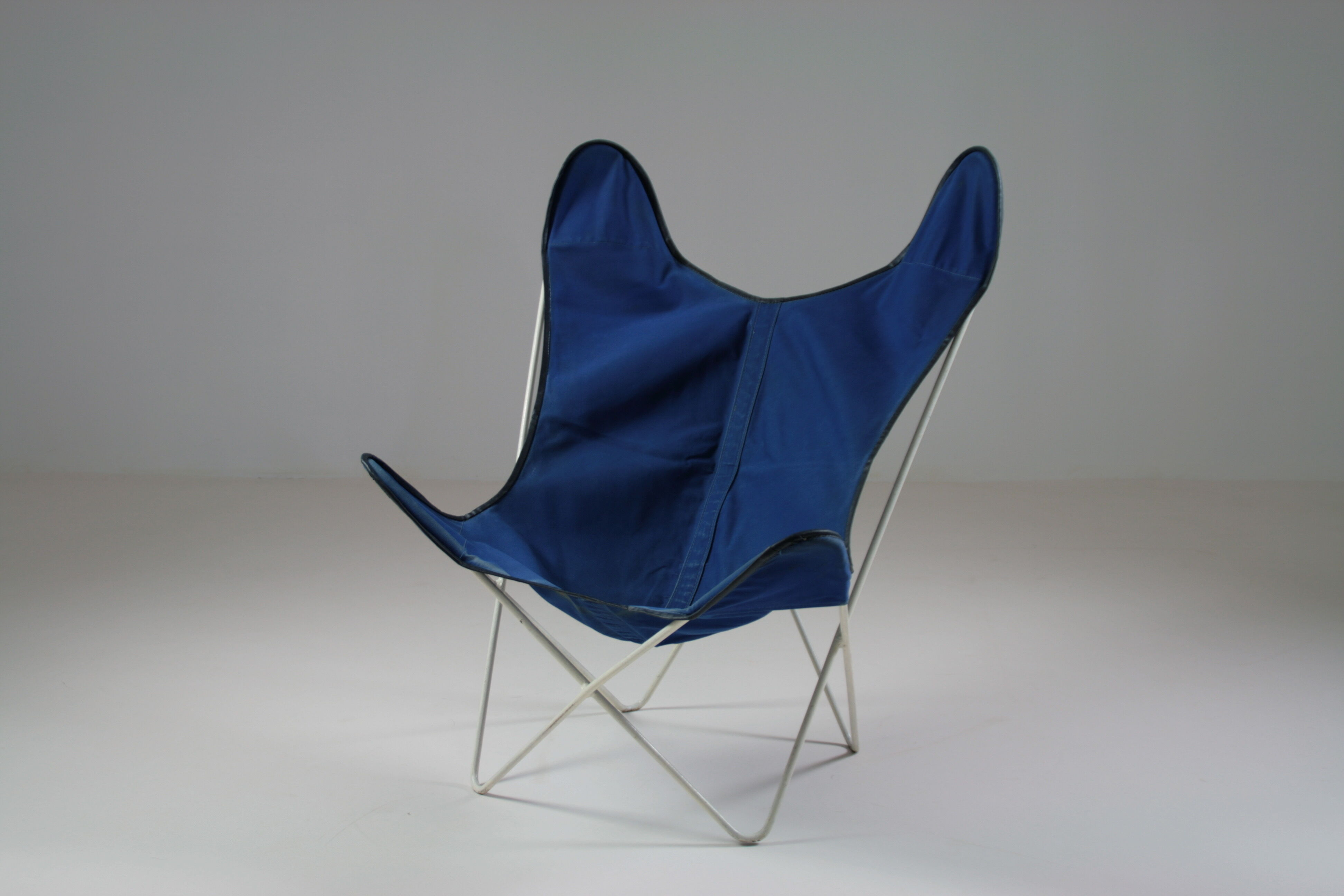 Pair of AA butterfly armchairs, 1970s