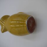 Pichet en céramique jaune