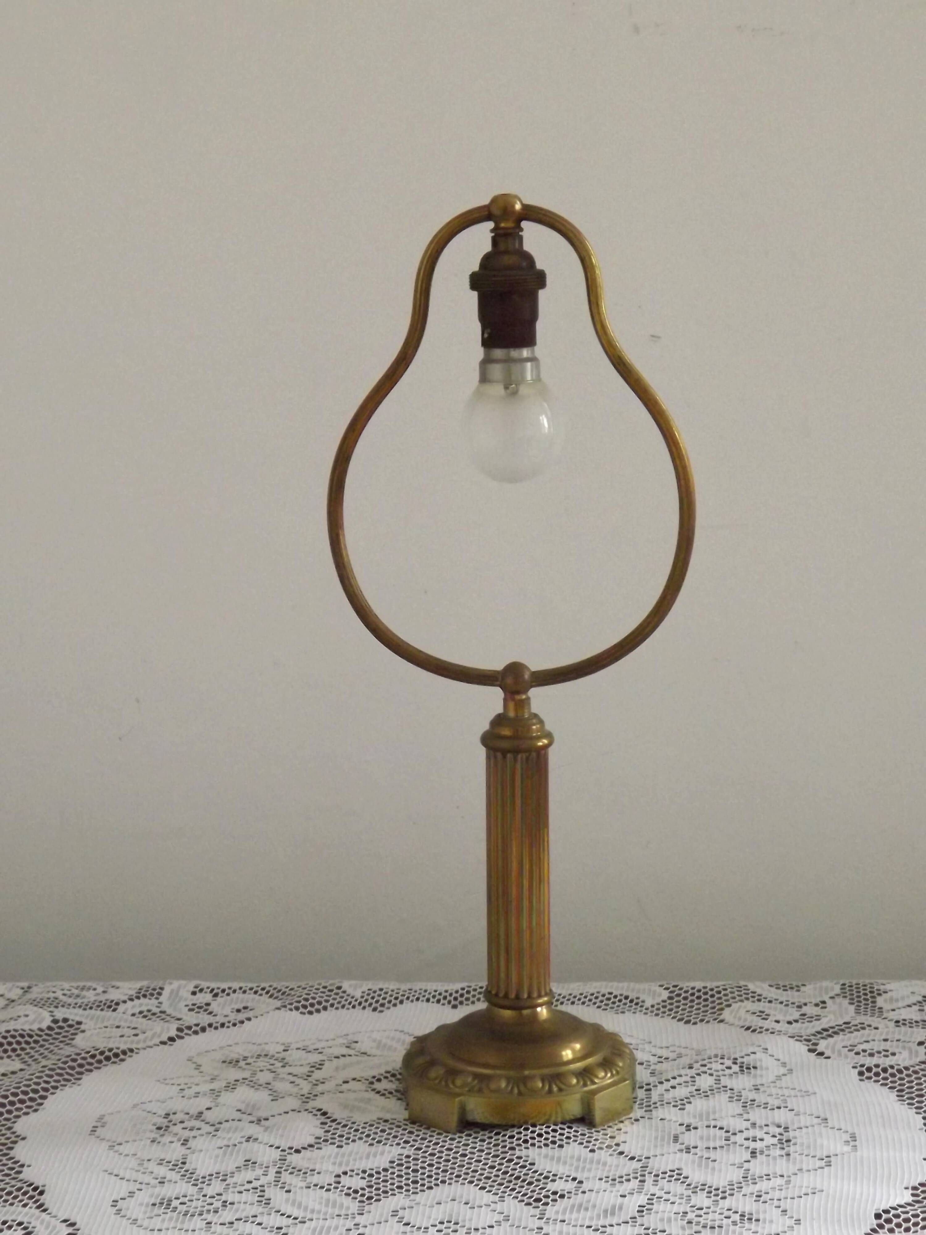 Traditional Style Vintage French Brass Table Lamp Round Footed Base