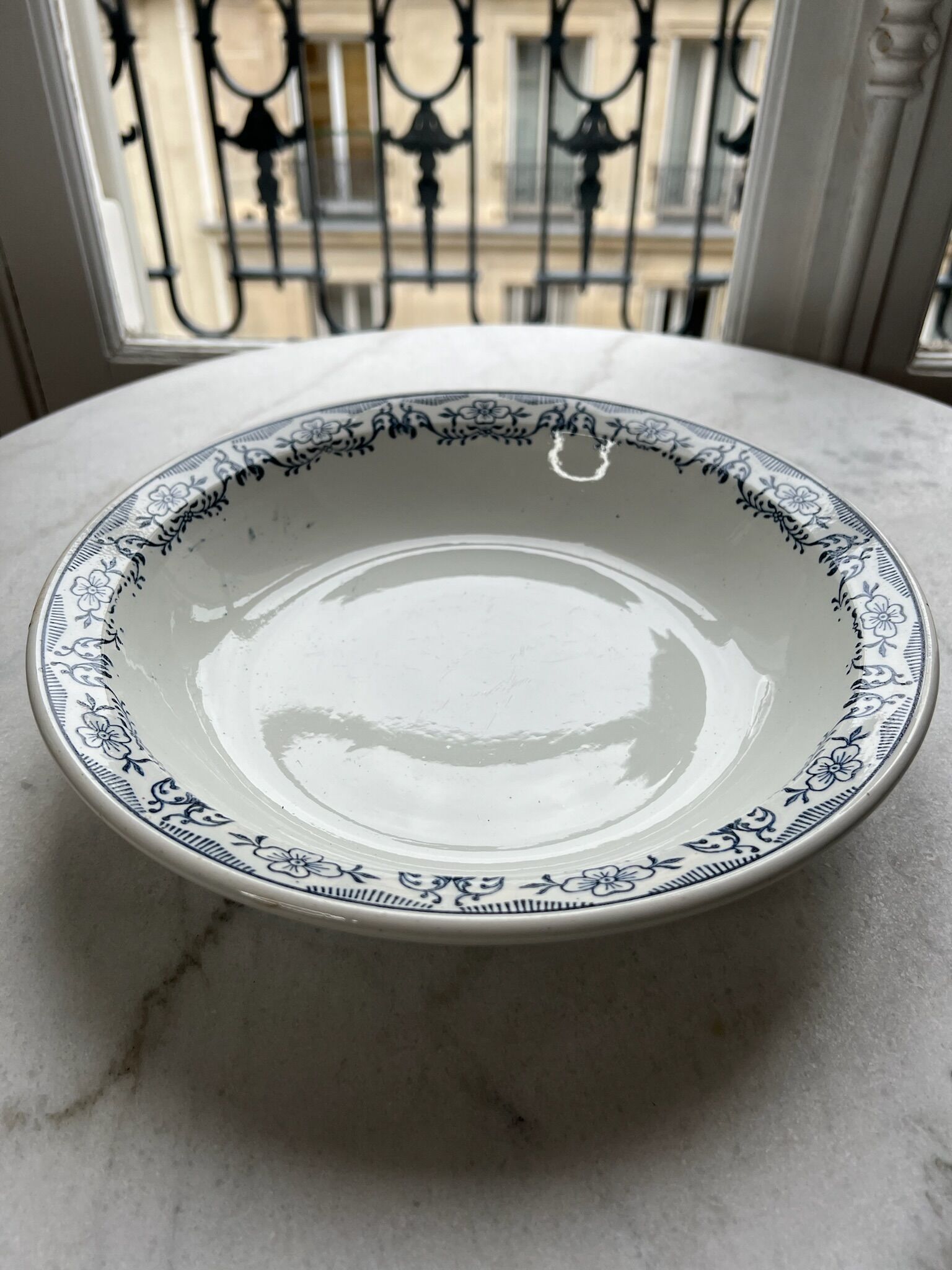 St Amand presentation dish