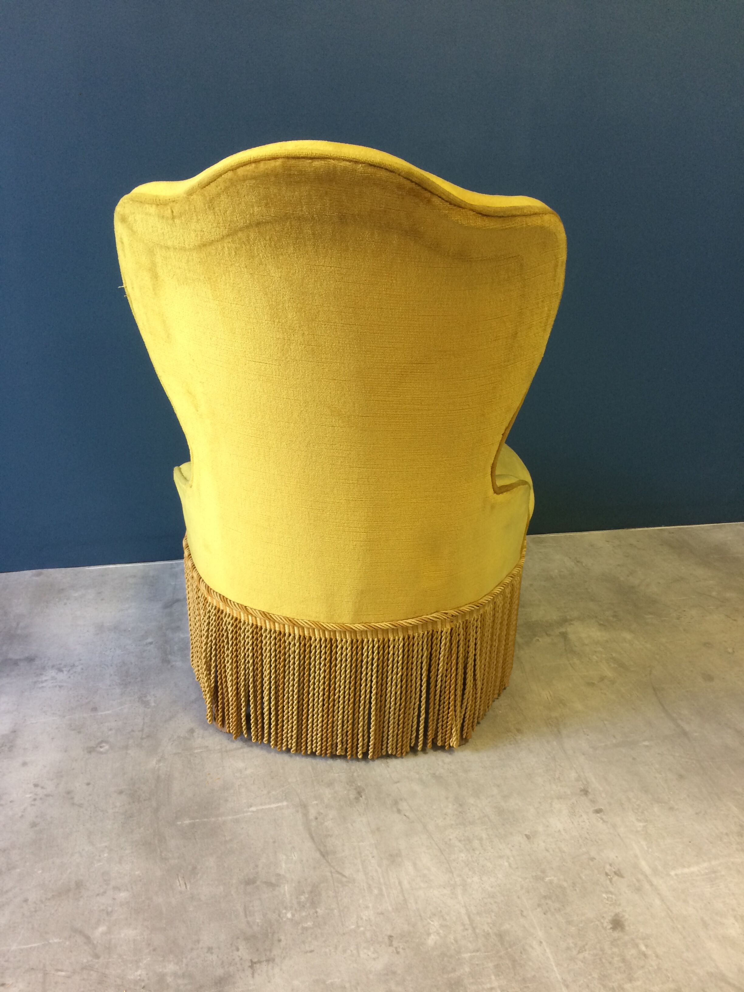 Set of 2 old gold toad armchairs